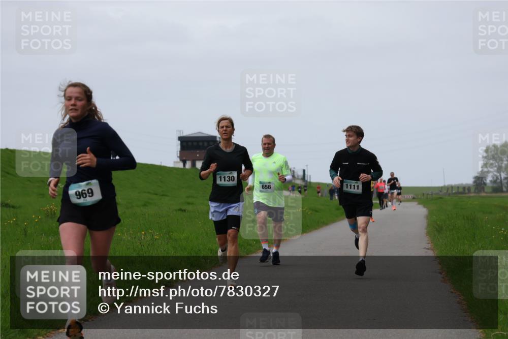 04.05.2025 - 8. Wedeler Halbmarathon Yannick Fuchs http://msf.ph/oto/7830327 04.05.2025 11:19:01 Laufen 969, 1130, 656, 1111 meine-sportfotos.de