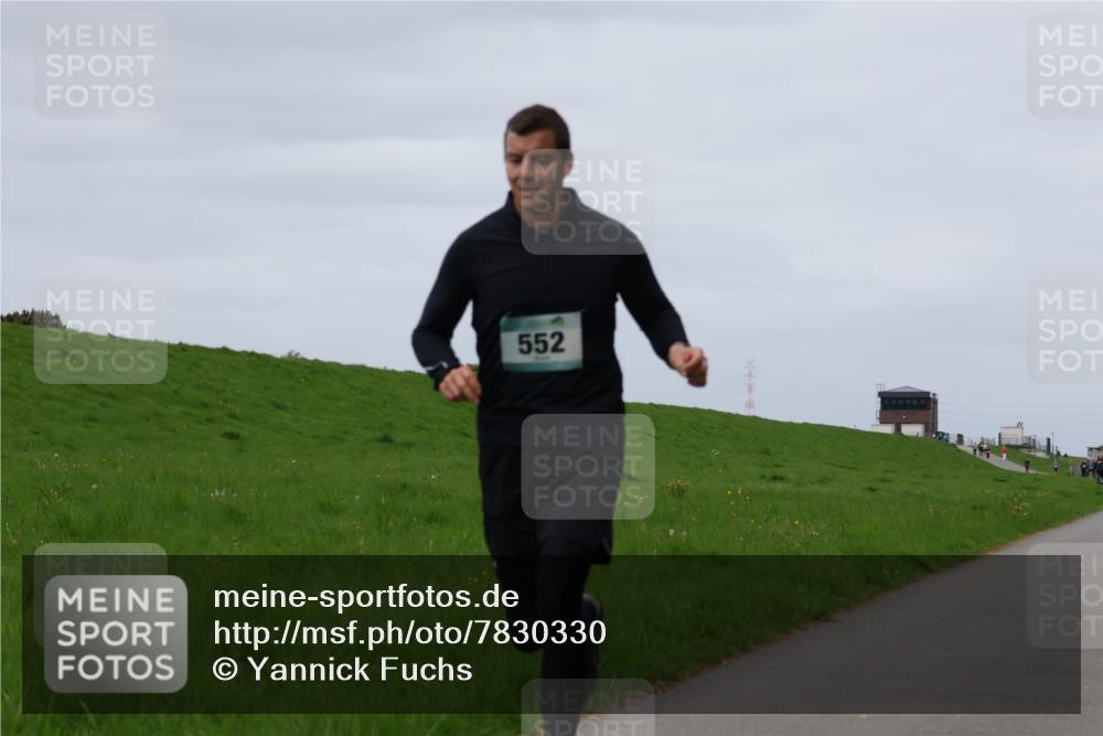 04.05.2025 - 8. Wedeler Halbmarathon Yannick Fuchs http://msf.ph/oto/7830330 04.05.2025 11:37:47 Laufen 552 meine-sportfotos.de