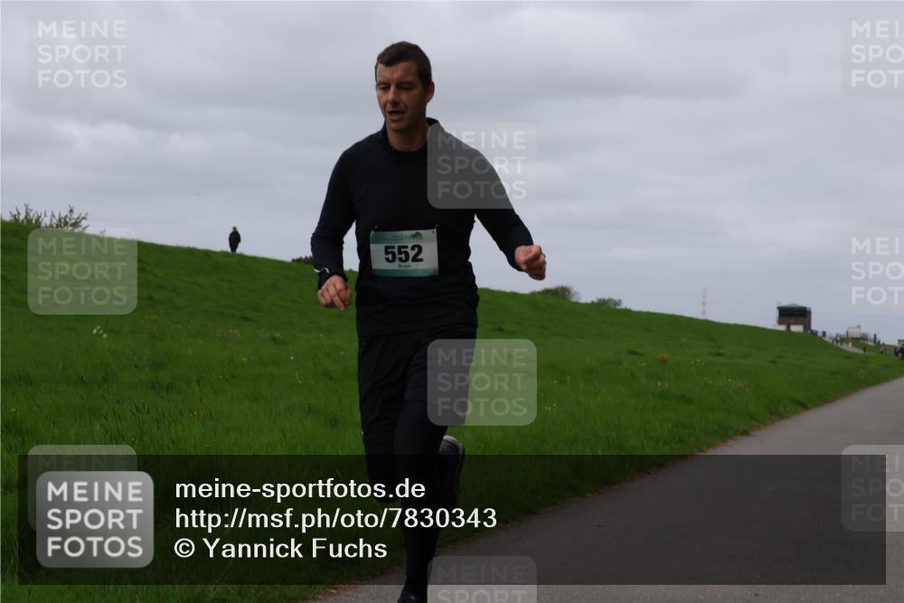 04.05.2025 - 8. Wedeler Halbmarathon Yannick Fuchs http://msf.ph/oto/7830343 04.05.2025 11:37:48 Laufen 552 meine-sportfotos.de
