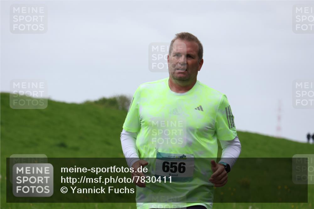 04.05.2025 - 8. Wedeler Halbmarathon Yannick Fuchs http://msf.ph/oto/7830411 04.05.2025 11:19:07 Laufen 85, 556, 656 meine-sportfotos.de