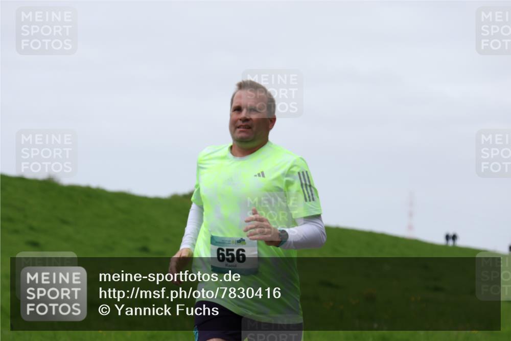 04.05.2025 - 8. Wedeler Halbmarathon Yannick Fuchs http://msf.ph/oto/7830416 04.05.2025 11:19:07 Laufen 656 meine-sportfotos.de
