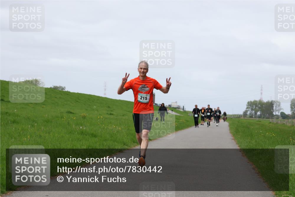 04.05.2025 - 8. Wedeler Halbmarathon Yannick Fuchs http://msf.ph/oto/7830442 04.05.2025 11:38:46 Laufen 215 meine-sportfotos.de