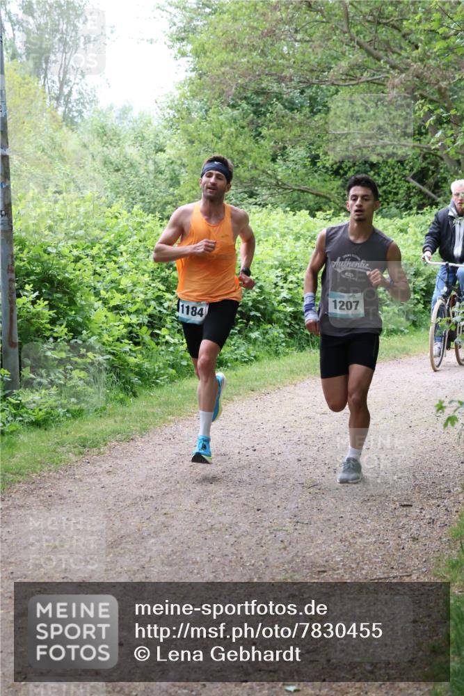04.05.2025 - 8. Wedeler Halbmarathon Lena Gebhardt http://msf.ph/oto/7830455 04.05.2025 11:13:26 Laufen 1184, 1207 meine-sportfotos.de