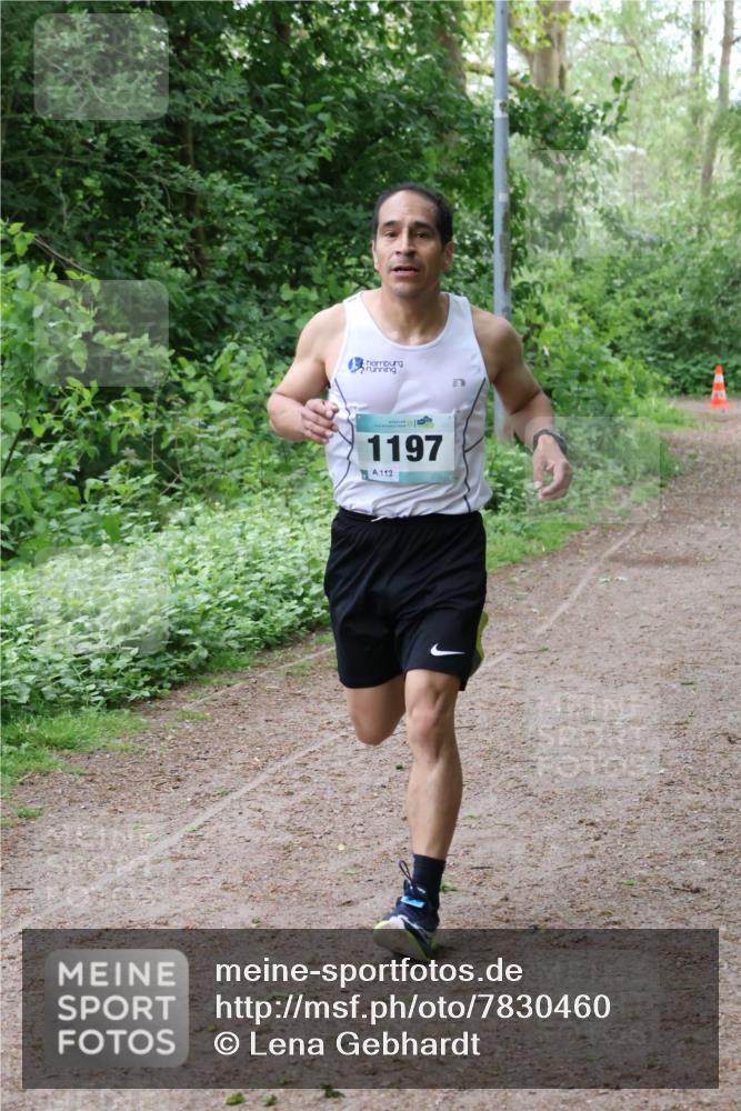 04.05.2025 - 8. Wedeler Halbmarathon Lena Gebhardt http://msf.ph/oto/7830460 04.05.2025 11:13:52 Laufen 1197, 112 meine-sportfotos.de