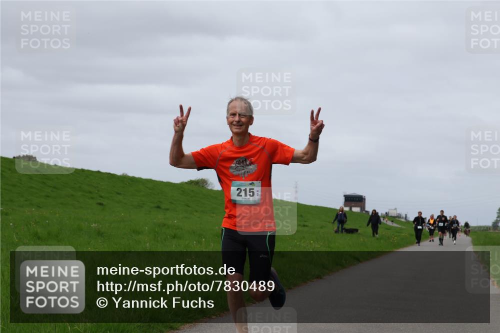 04.05.2025 - 8. Wedeler Halbmarathon Yannick Fuchs http://msf.ph/oto/7830489 04.05.2025 11:38:48 Laufen 215 meine-sportfotos.de