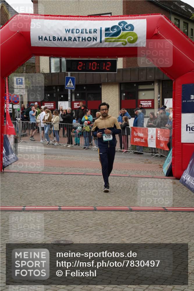 04.05.2025 - 8. Wedeler Halbmarathon Felixshl http://msf.ph/oto/7830497 04.05.2025 12:10:10 Ziel 173, 179 meine-sportfotos.de
