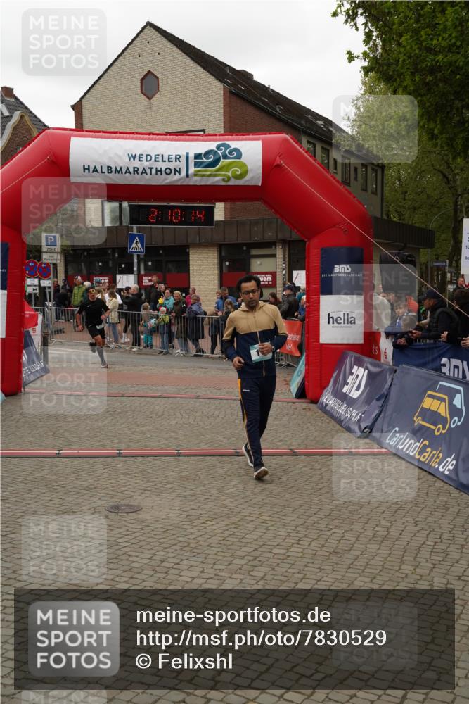 04.05.2025 - 8. Wedeler Halbmarathon Felixshl http://msf.ph/oto/7830529 04.05.2025 12:10:12 Ziel 173, 179 meine-sportfotos.de