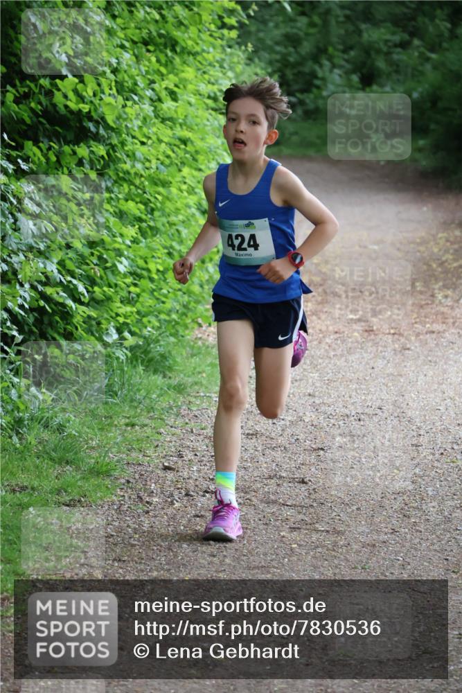 04.05.2025 - 8. Wedeler Halbmarathon Lena Gebhardt http://msf.ph/oto/7830536 04.05.2025 11:14:43 Laufen 424 meine-sportfotos.de