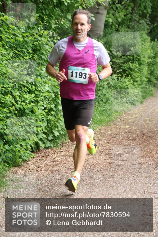 04.05.2025 - 8. Wedeler Halbmarathon Lena Gebhardt http://msf.ph/oto/7830594 04.05.2025 11:14:54 Laufen 202, 1193 meine-sportfotos.de