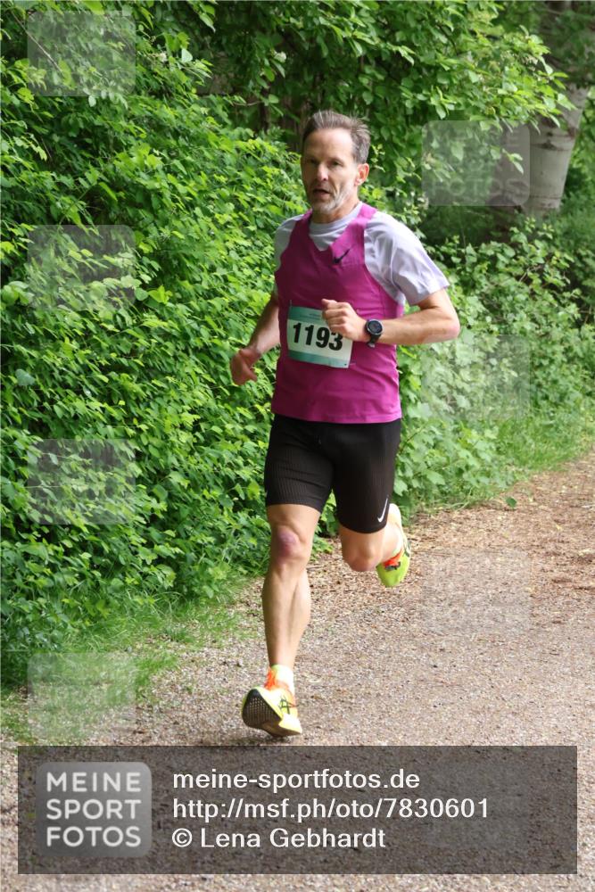 04.05.2025 - 8. Wedeler Halbmarathon Lena Gebhardt http://msf.ph/oto/7830601 04.05.2025 11:14:54 Laufen 1193 meine-sportfotos.de