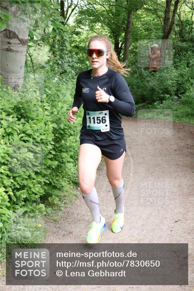 04.05.2025 - 8. Wedeler Halbmarathon Lena Gebhardt http://msf.ph/oto/7830650 04.05.2025 11:15:13 Laufen 1156, 161 meine-sportfotos.de