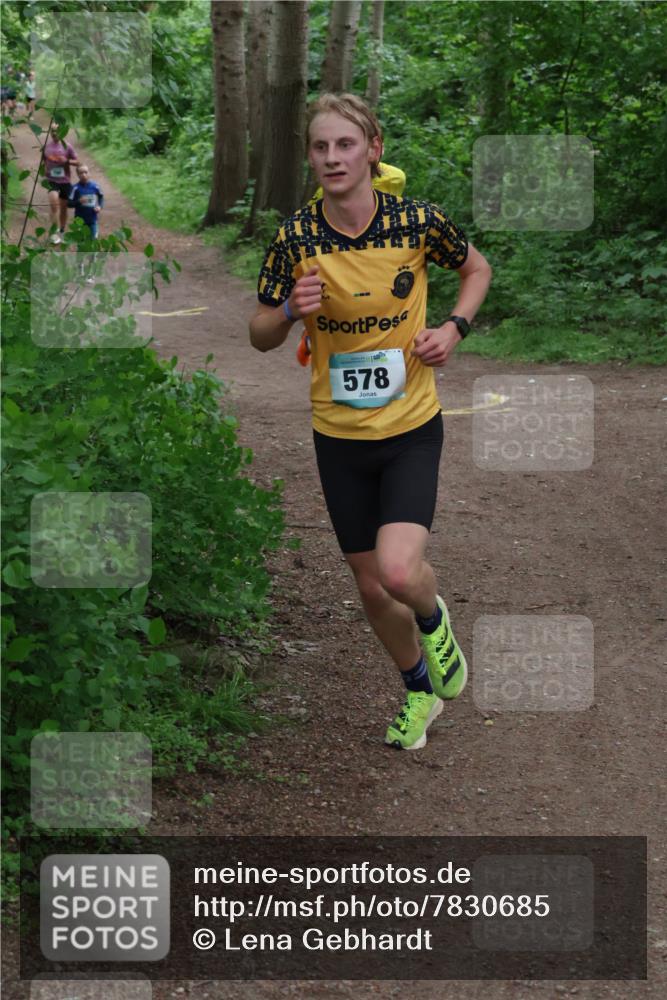 04.05.2025 - 8. Wedeler Halbmarathon Lena Gebhardt http://msf.ph/oto/7830685 04.05.2025 11:15:26 Laufen 578 meine-sportfotos.de