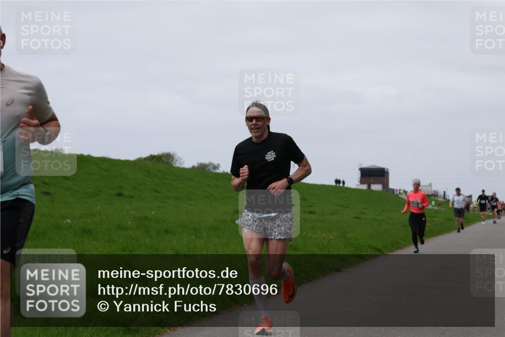 04.05.2025 - 8. Wedeler Halbmarathon Yannick Fuchs http://msf.ph/oto/7830696 04.05.2025 11:19:27 Laufen 110 meine-sportfotos.de