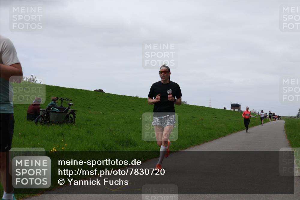04.05.2025 - 8. Wedeler Halbmarathon Yannick Fuchs http://msf.ph/oto/7830720 04.05.2025 11:19:28 Laufen  meine-sportfotos.de