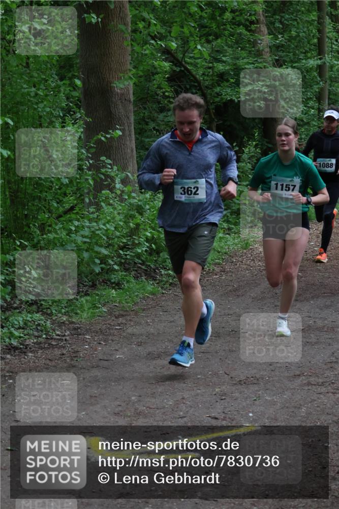 04.05.2025 - 8. Wedeler Halbmarathon Lena Gebhardt http://msf.ph/oto/7830736 04.05.2025 11:15:43 Laufen 362, 157, 1157, 813, 1088 meine-sportfotos.de