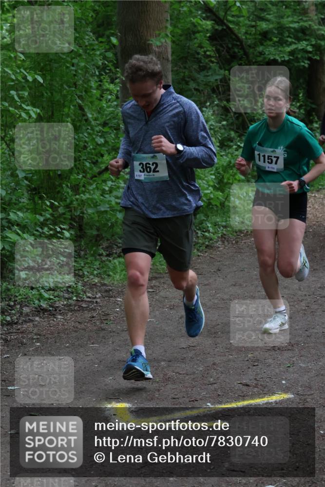 04.05.2025 - 8. Wedeler Halbmarathon Lena Gebhardt http://msf.ph/oto/7830740 04.05.2025 11:15:43 Laufen 362, 157, 1157, 135 meine-sportfotos.de