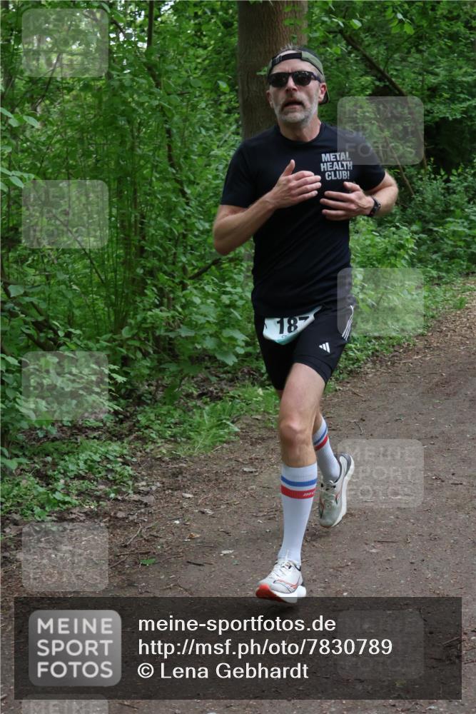 04.05.2025 - 8. Wedeler Halbmarathon Lena Gebhardt http://msf.ph/oto/7830789 04.05.2025 11:15:49 Laufen 187 meine-sportfotos.de