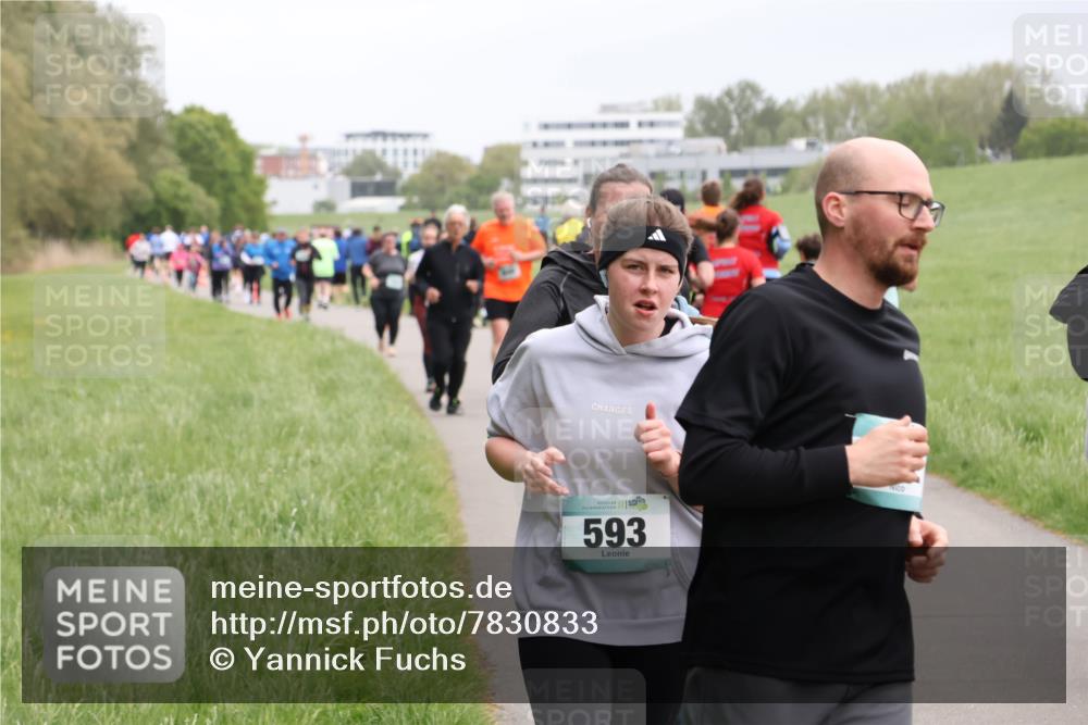 04.05.2025 - 8. Wedeler Halbmarathon Yannick Fuchs http://msf.ph/oto/7830833 04.05.2025 11:19:38 Laufen 593 meine-sportfotos.de