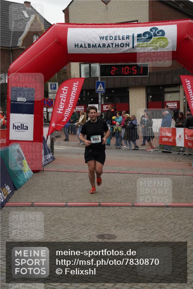 04.05.2025 - 8. Wedeler Halbmarathon Felixshl http://msf.ph/oto/7830870 04.05.2025 12:10:48 Ziel 503, 896 meine-sportfotos.de