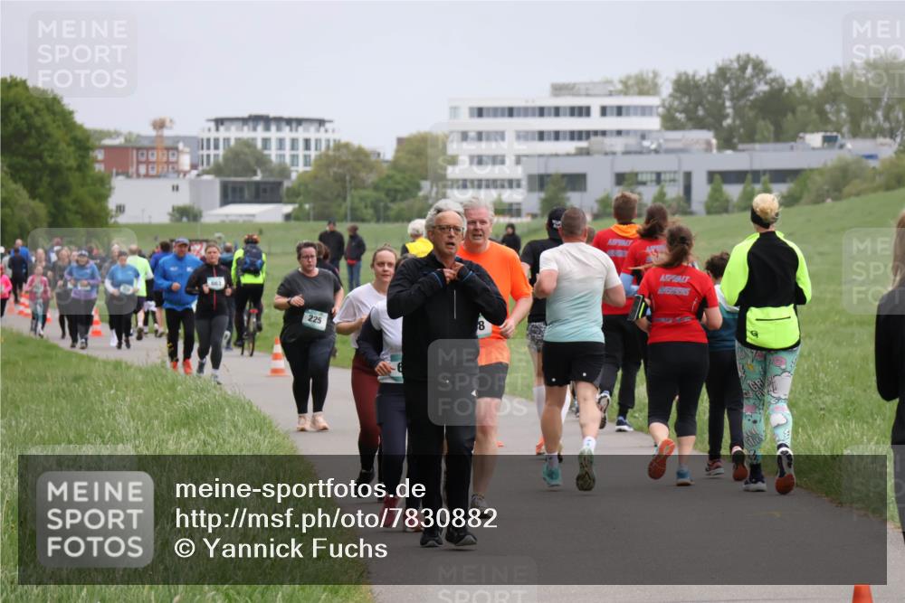 04.05.2025 - 8. Wedeler Halbmarathon Yannick Fuchs http://msf.ph/oto/7830882 04.05.2025 11:19:41 Laufen 8, 225 meine-sportfotos.de
