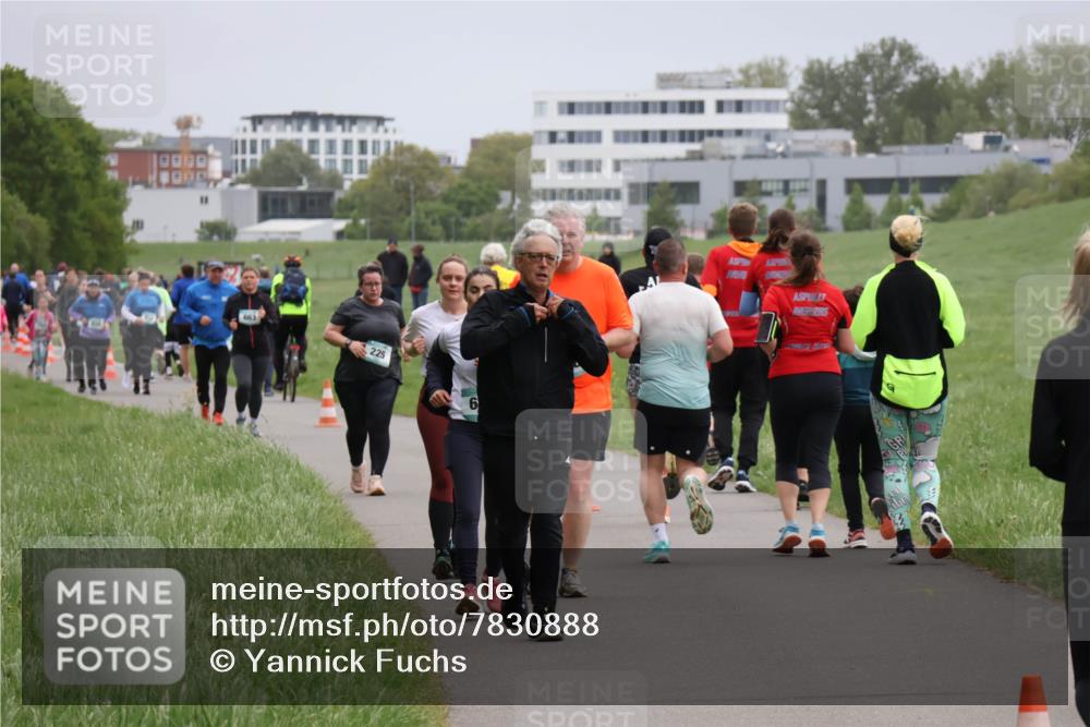 04.05.2025 - 8. Wedeler Halbmarathon Yannick Fuchs http://msf.ph/oto/7830888 04.05.2025 11:19:41 Laufen 663, 225, 6 meine-sportfotos.de