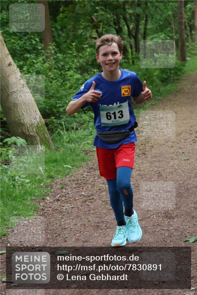 04.05.2025 - 8. Wedeler Halbmarathon Lena Gebhardt http://msf.ph/oto/7830891 04.05.2025 11:16:26 Laufen 613 meine-sportfotos.de