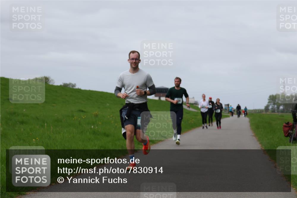 04.05.2025 - 8. Wedeler Halbmarathon Yannick Fuchs http://msf.ph/oto/7830914 04.05.2025 11:39:29 Laufen  meine-sportfotos.de