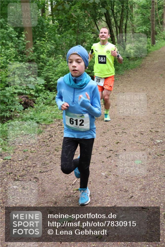 04.05.2025 - 8. Wedeler Halbmarathon Lena Gebhardt http://msf.ph/oto/7830915 04.05.2025 11:16:31 Laufen 612, 1, 1, 35 meine-sportfotos.de