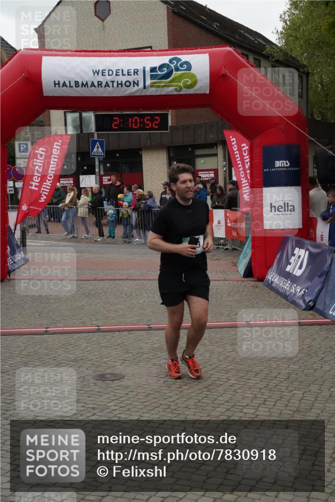 04.05.2025 - 8. Wedeler Halbmarathon Felixshl http://msf.ph/oto/7830918 04.05.2025 12:10:50 Ziel 503, 1112 meine-sportfotos.de