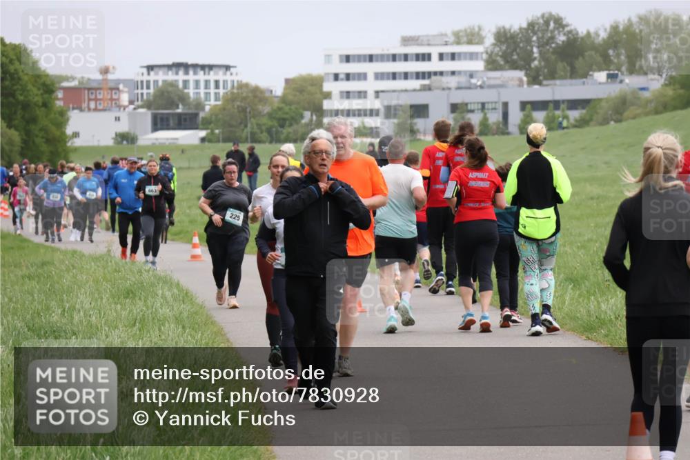 04.05.2025 - 8. Wedeler Halbmarathon Yannick Fuchs http://msf.ph/oto/7830928 04.05.2025 11:19:42 Laufen 663, 225 meine-sportfotos.de