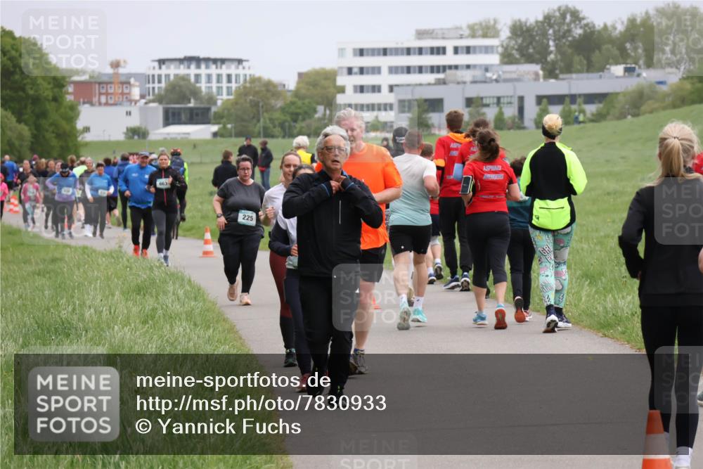 04.05.2025 - 8. Wedeler Halbmarathon Yannick Fuchs http://msf.ph/oto/7830933 04.05.2025 11:19:42 Laufen 663, 225 meine-sportfotos.de