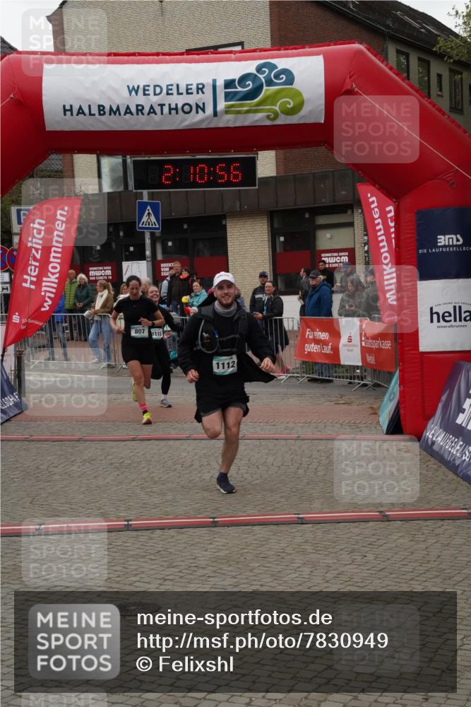04.05.2025 - 8. Wedeler Halbmarathon Felixshl http://msf.ph/oto/7830949 04.05.2025 12:10:53 Ziel 503, 807, 1112, 1115 meine-sportfotos.de