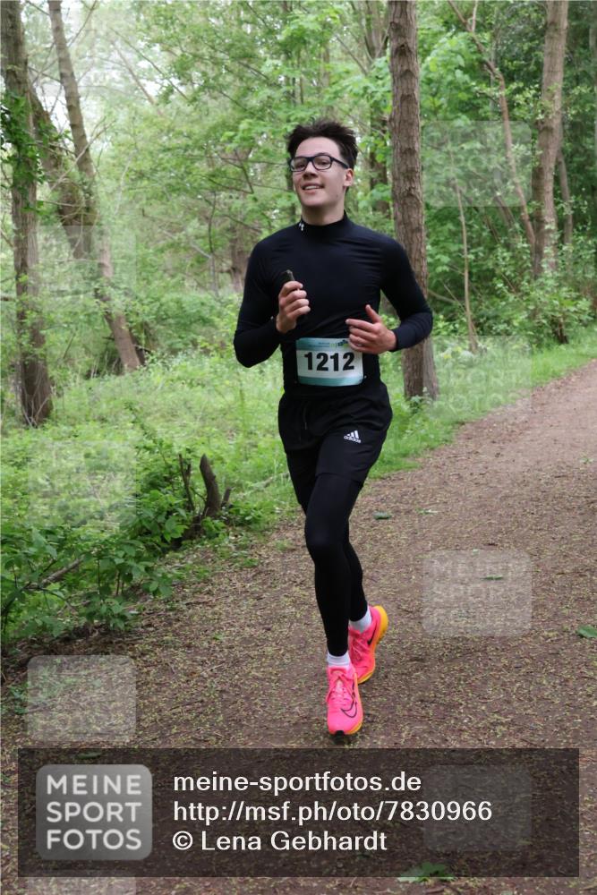 04.05.2025 - 8. Wedeler Halbmarathon Lena Gebhardt http://msf.ph/oto/7830966 04.05.2025 11:16:43 Laufen 1212 meine-sportfotos.de