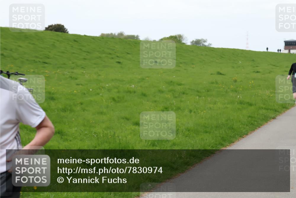 04.05.2025 - 8. Wedeler Halbmarathon Yannick Fuchs http://msf.ph/oto/7830974 04.05.2025 11:19:46 Laufen  meine-sportfotos.de