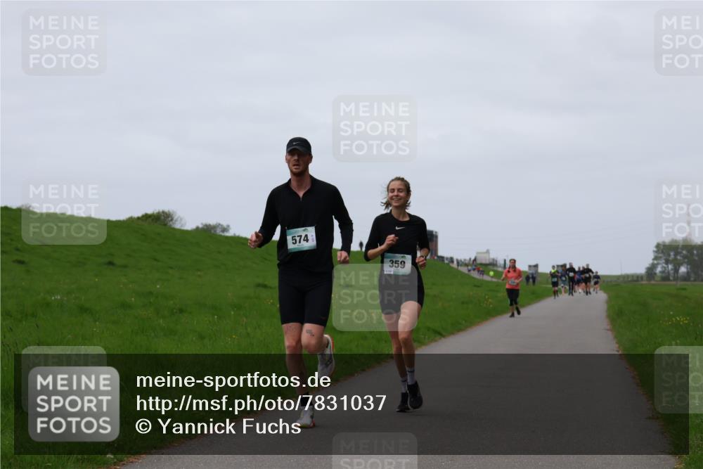04.05.2025 - 8. Wedeler Halbmarathon Yannick Fuchs http://msf.ph/oto/7831037 04.05.2025 11:19:50 Laufen 574, 359 meine-sportfotos.de