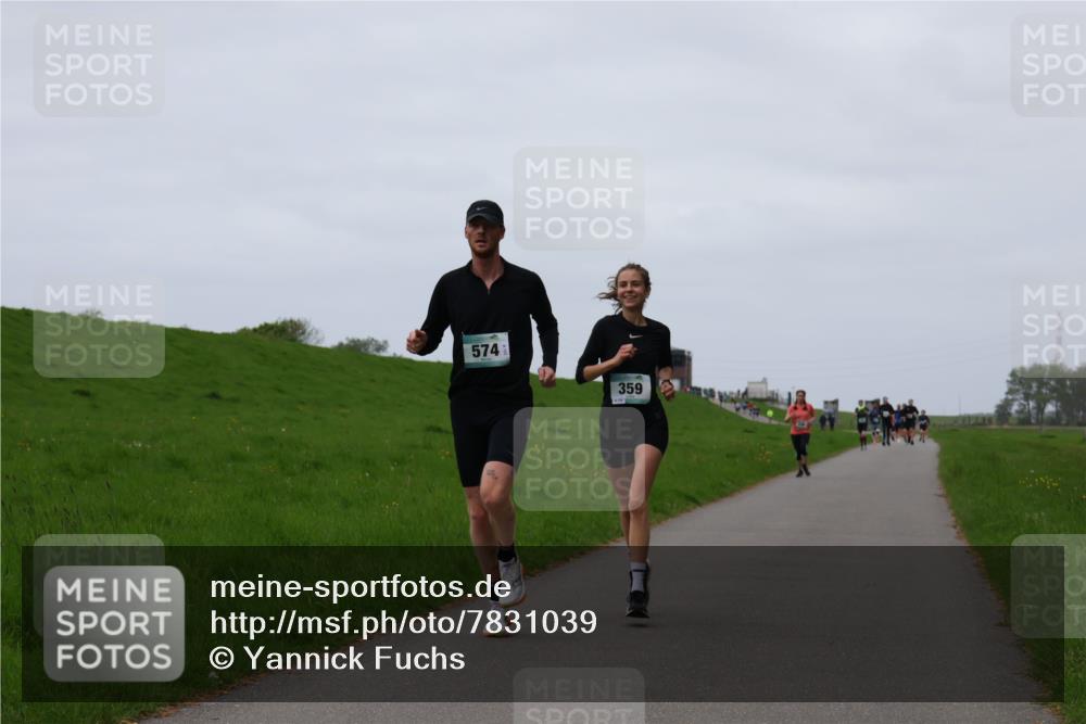 04.05.2025 - 8. Wedeler Halbmarathon Yannick Fuchs http://msf.ph/oto/7831039 04.05.2025 11:19:50 Laufen 574, 359 meine-sportfotos.de