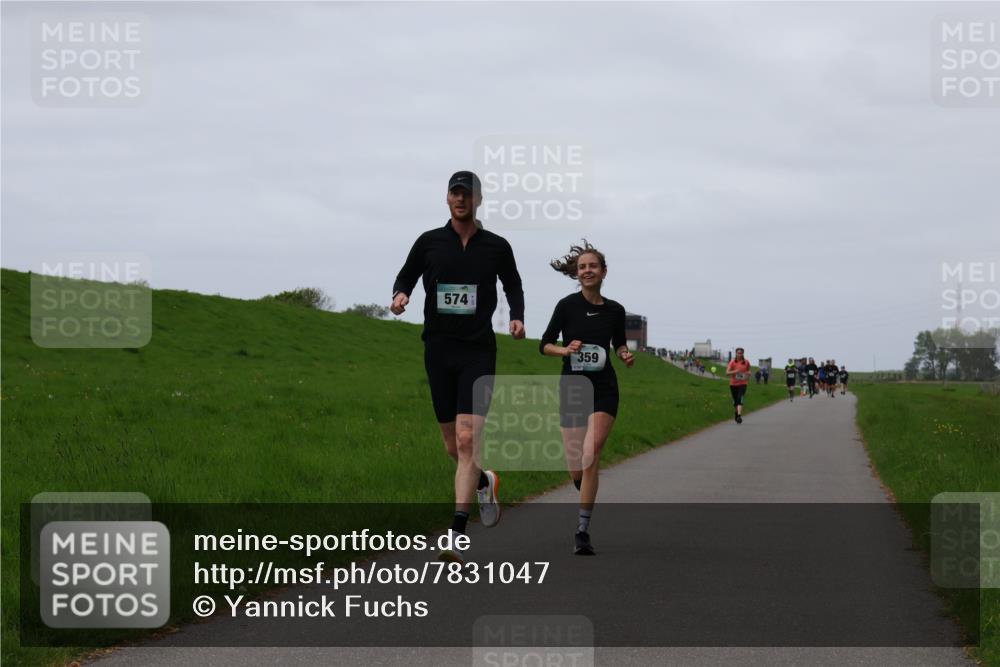 04.05.2025 - 8. Wedeler Halbmarathon Yannick Fuchs http://msf.ph/oto/7831047 04.05.2025 11:19:50 Laufen 574, 359 meine-sportfotos.de