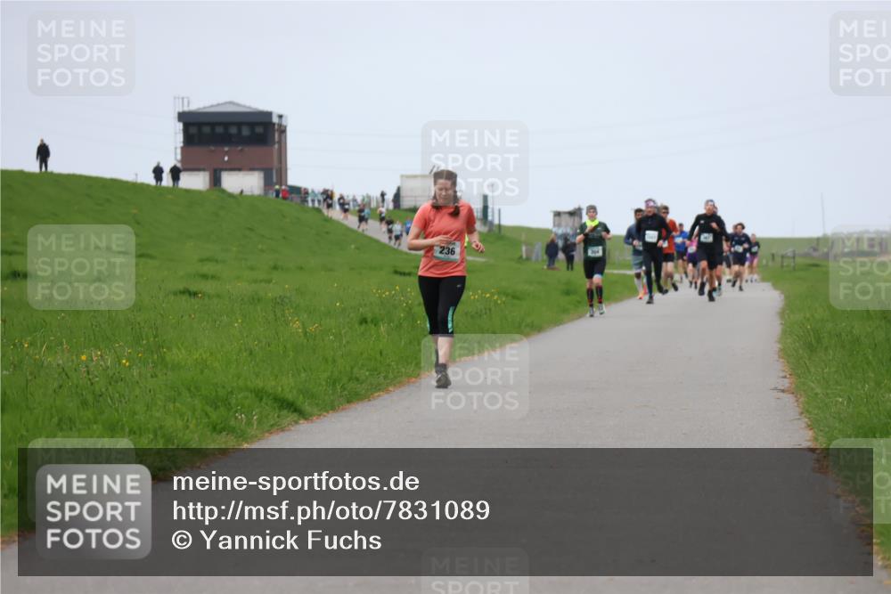 04.05.2025 - 8. Wedeler Halbmarathon Yannick Fuchs http://msf.ph/oto/7831089 04.05.2025 11:19:53 Laufen 236 meine-sportfotos.de