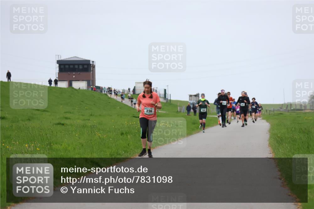 04.05.2025 - 8. Wedeler Halbmarathon Yannick Fuchs http://msf.ph/oto/7831098 04.05.2025 11:19:53 Laufen 354, 236 meine-sportfotos.de