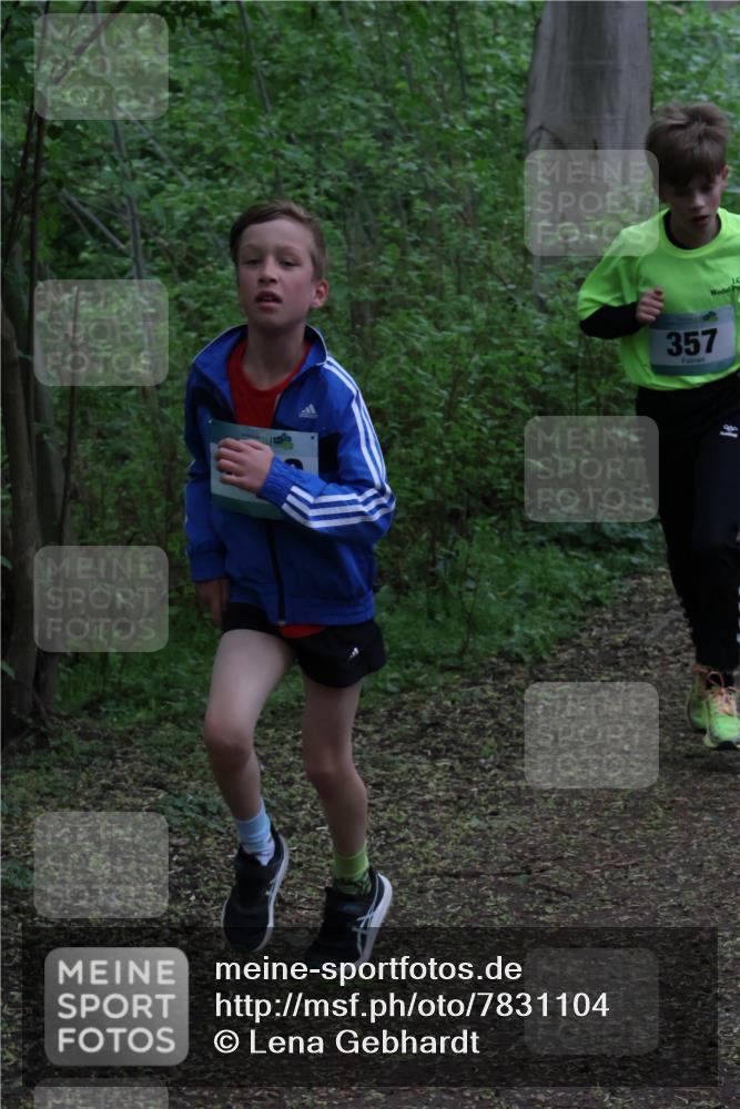 04.05.2025 - 8. Wedeler Halbmarathon Lena Gebhardt http://msf.ph/oto/7831104 04.05.2025 11:17:09 Laufen 357 meine-sportfotos.de