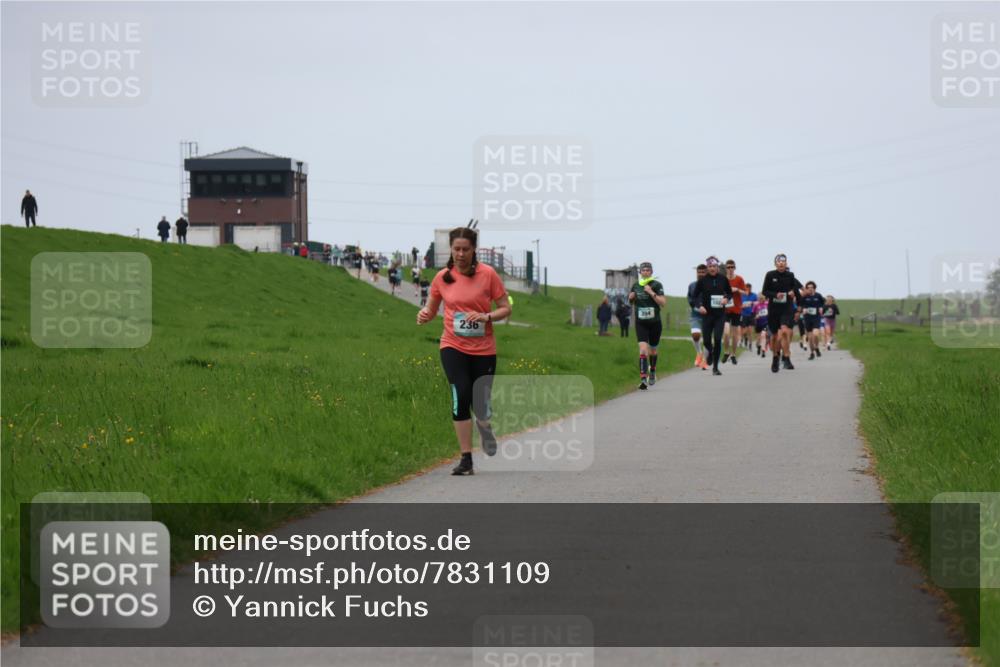 04.05.2025 - 8. Wedeler Halbmarathon Yannick Fuchs http://msf.ph/oto/7831109 04.05.2025 11:19:53 Laufen 354, 236 meine-sportfotos.de