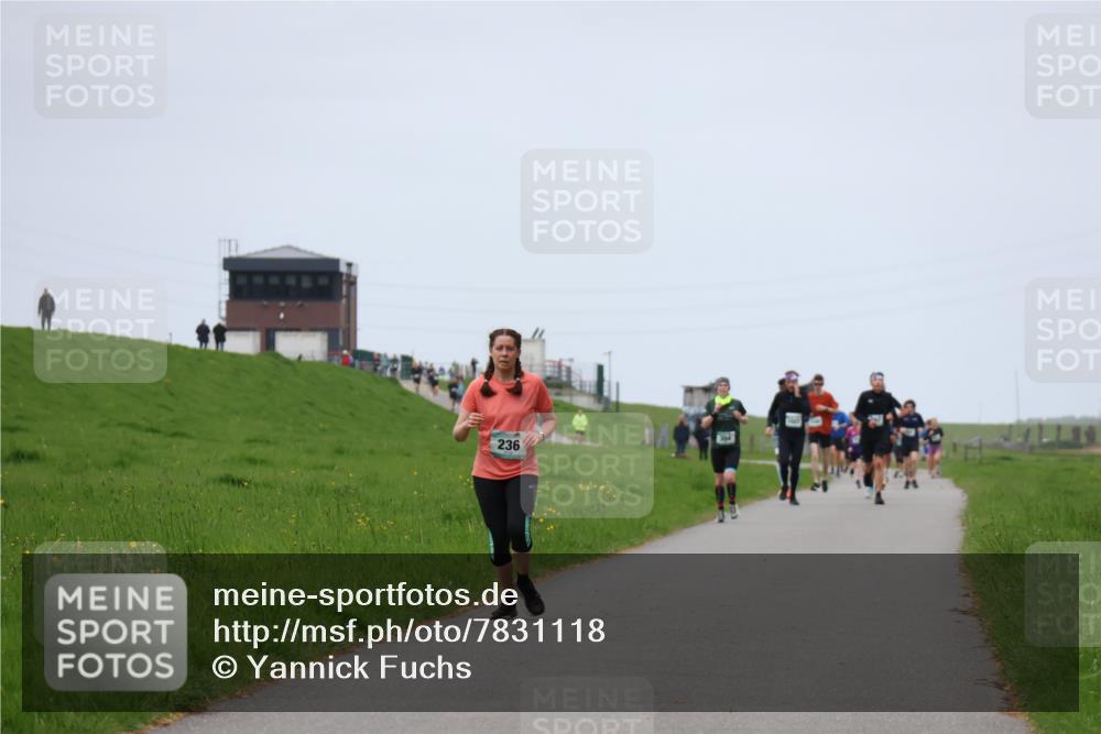 04.05.2025 - 8. Wedeler Halbmarathon Yannick Fuchs http://msf.ph/oto/7831118 04.05.2025 11:19:54 Laufen 236 meine-sportfotos.de