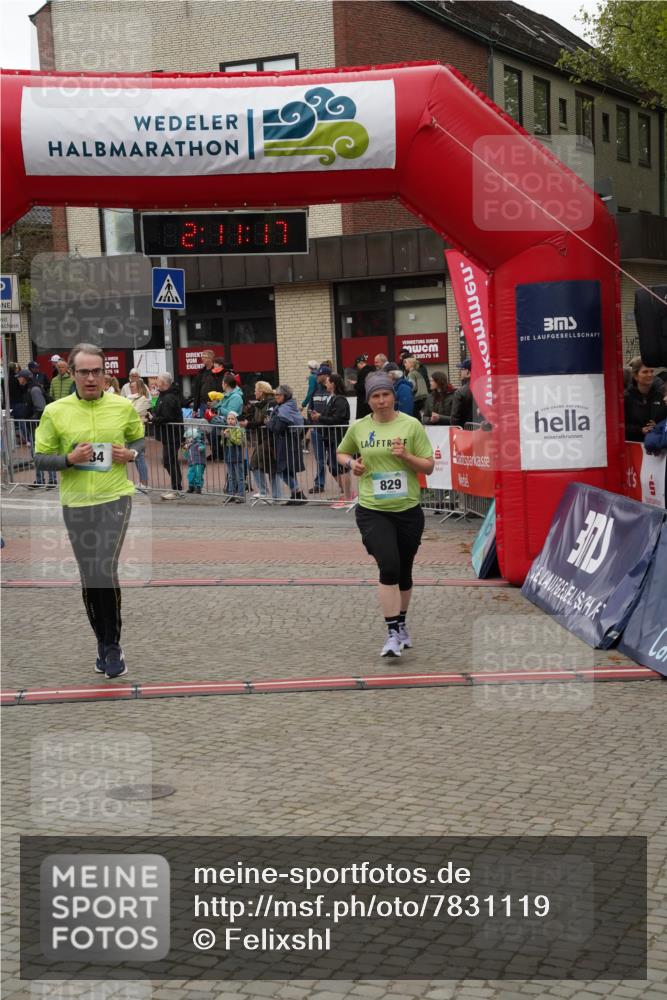 04.05.2025 - 8. Wedeler Halbmarathon Felixshl http://msf.ph/oto/7831119 04.05.2025 12:11:14 Ziel 584, 829 meine-sportfotos.de