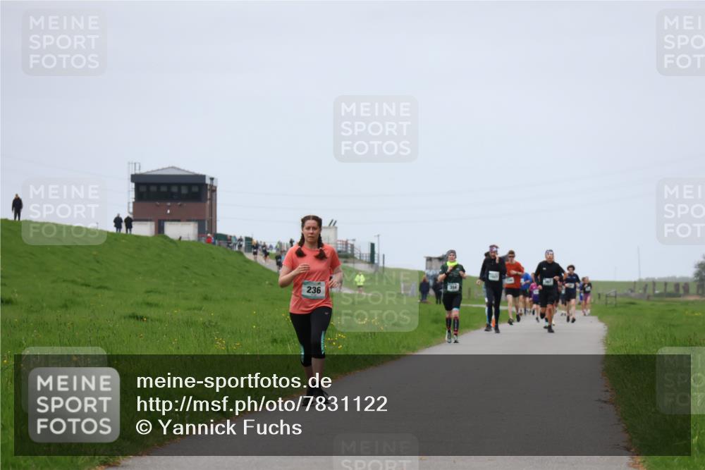 04.05.2025 - 8. Wedeler Halbmarathon Yannick Fuchs http://msf.ph/oto/7831122 04.05.2025 11:19:54 Laufen 236, 1027 meine-sportfotos.de