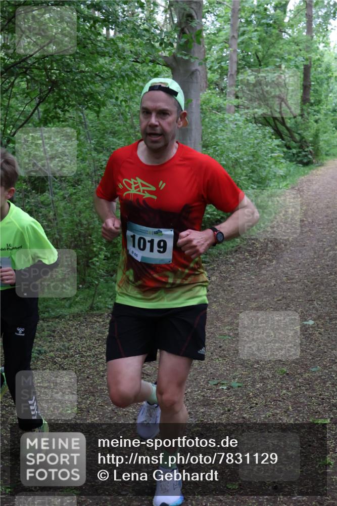 04.05.2025 - 8. Wedeler Halbmarathon Lena Gebhardt http://msf.ph/oto/7831129 04.05.2025 11:17:10 Laufen 1019, 65 meine-sportfotos.de