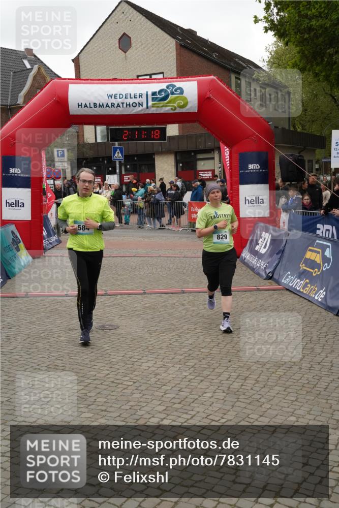 04.05.2025 - 8. Wedeler Halbmarathon Felixshl http://msf.ph/oto/7831145 04.05.2025 12:11:16 Ziel 327, 433, 584, 829 meine-sportfotos.de