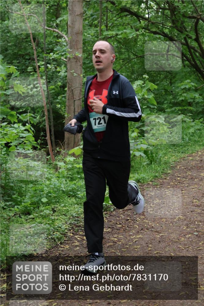 04.05.2025 - 8. Wedeler Halbmarathon Lena Gebhardt http://msf.ph/oto/7831170 04.05.2025 11:17:21 Laufen 721 meine-sportfotos.de