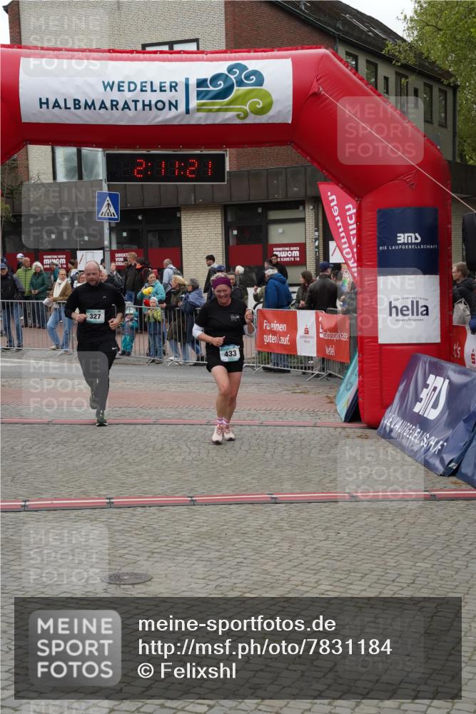 04.05.2025 - 8. Wedeler Halbmarathon Felixshl http://msf.ph/oto/7831184 04.05.2025 12:11:19 Ziel 327, 433, 584, 829 meine-sportfotos.de