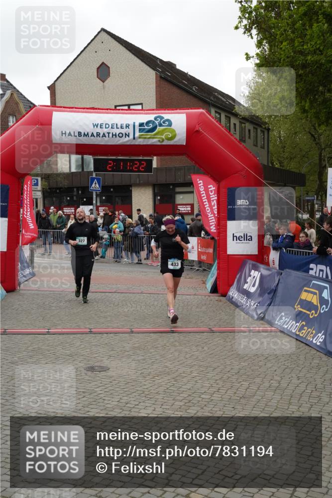 04.05.2025 - 8. Wedeler Halbmarathon Felixshl http://msf.ph/oto/7831194 04.05.2025 12:11:20 Ziel 327, 433, 829 meine-sportfotos.de