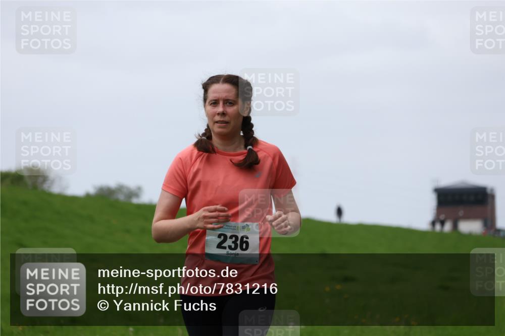 04.05.2025 - 8. Wedeler Halbmarathon Yannick Fuchs http://msf.ph/oto/7831216 04.05.2025 11:20:02 Laufen 8, 236 meine-sportfotos.de